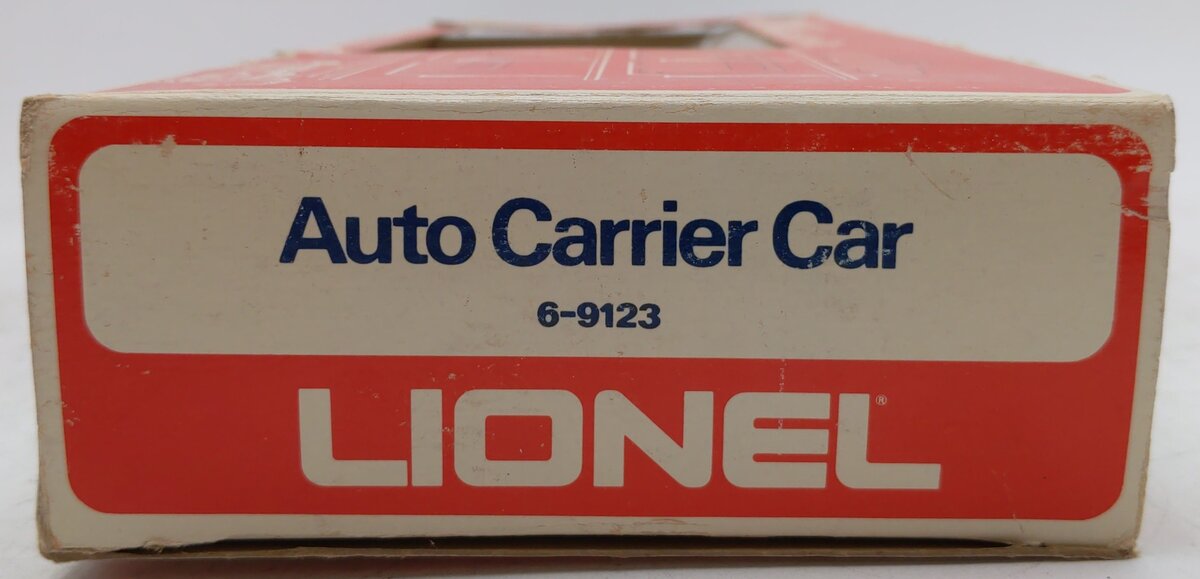Lionel 6-9123 O Gauge Chesapeake and Ohio 3-Tier Auto Carrier Car VG/Box