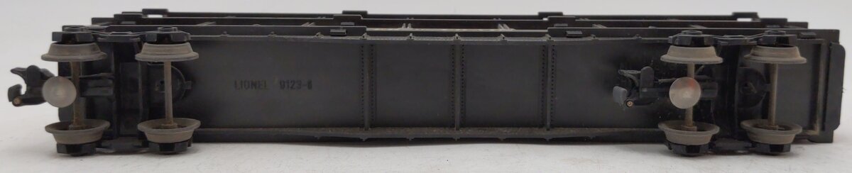 Lionel 6-9123 O Gauge Chesapeake and Ohio 3-Tier Auto Carrier Car VG/Box