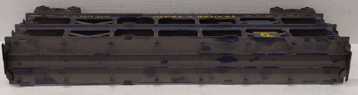Lionel 6-9123 O Gauge Chesapeake and Ohio 3-Tier Auto Carrier Car EX/Box