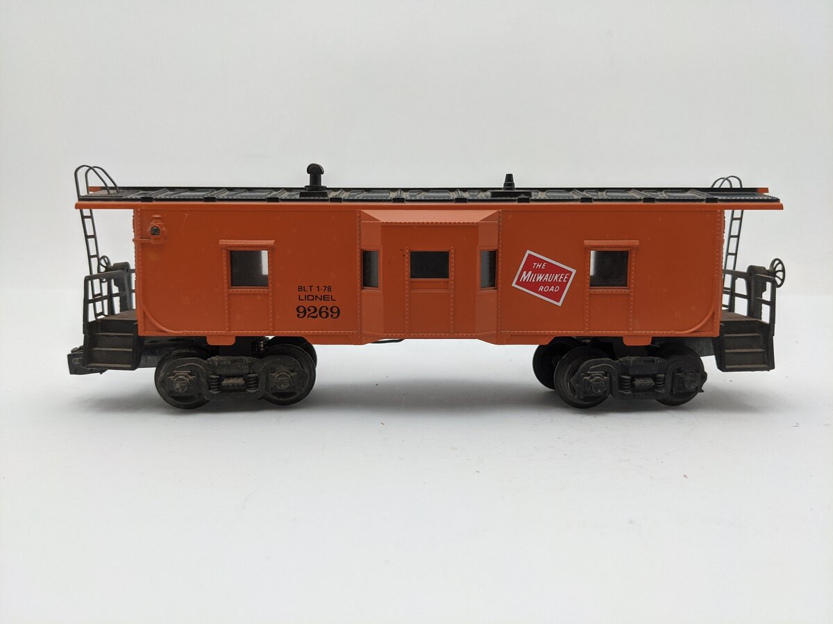 Lionel 6-9269 O Milwaukee Road Bay Window Caboose EX