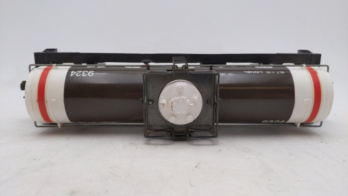 Lionel 6-9324 O Gauge Tootsie Roll Single Dome Tank Car VG/Box