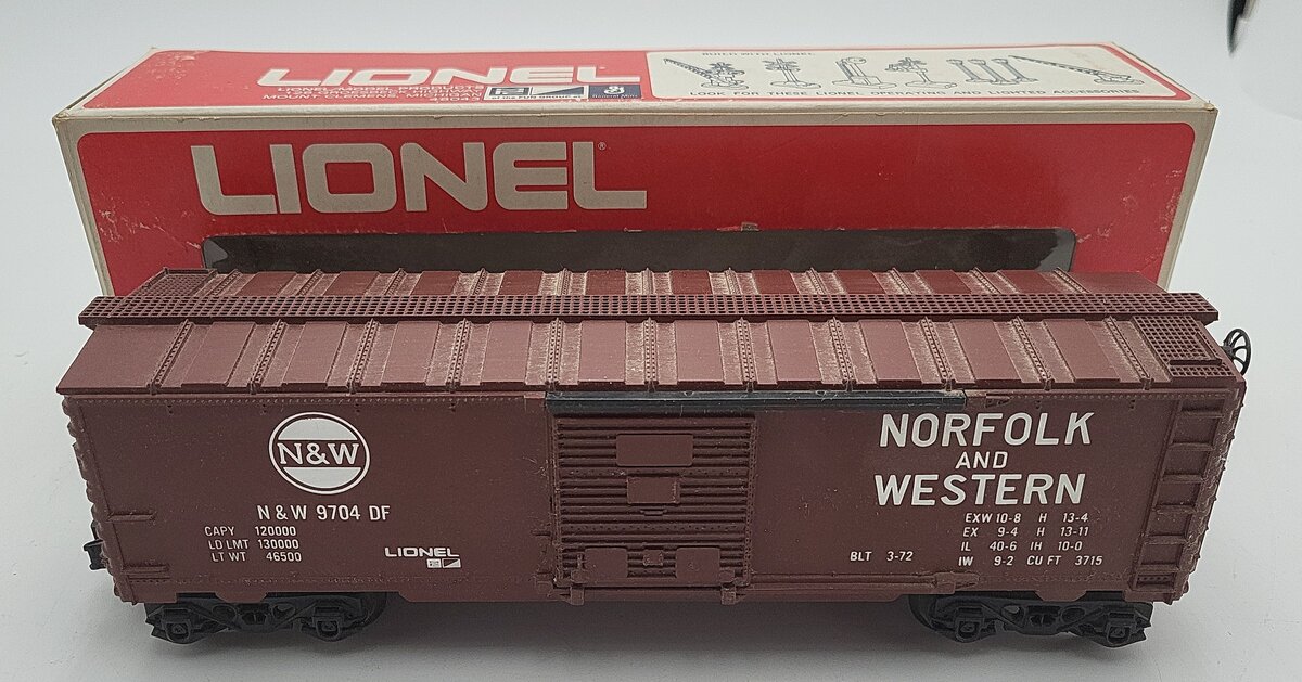 Lionel 6-9704 O Gauge Norfolk and Western Tuscan Boxcar VG/Box