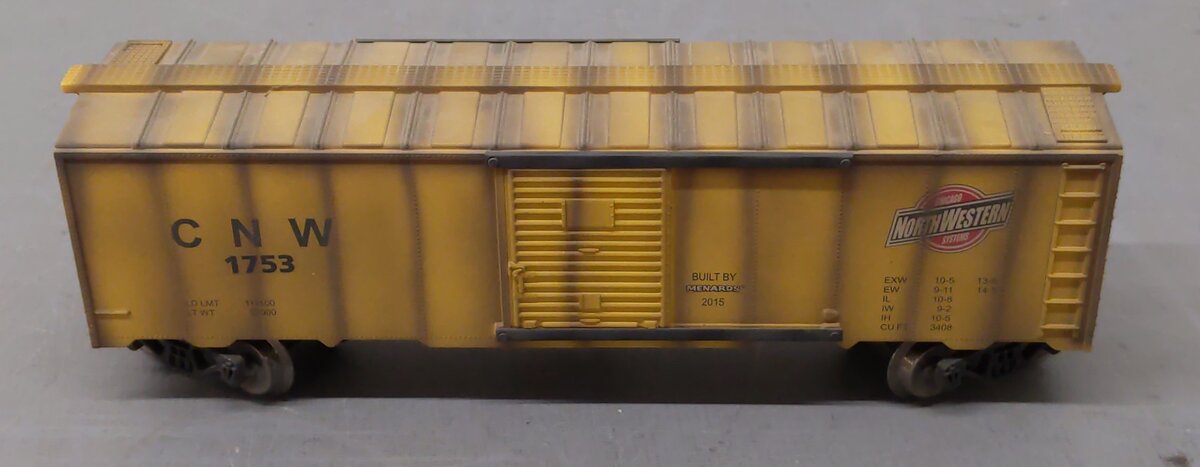 Menards 279-2621 Chicago & North Western  Weathered Boxcar #1753 LN