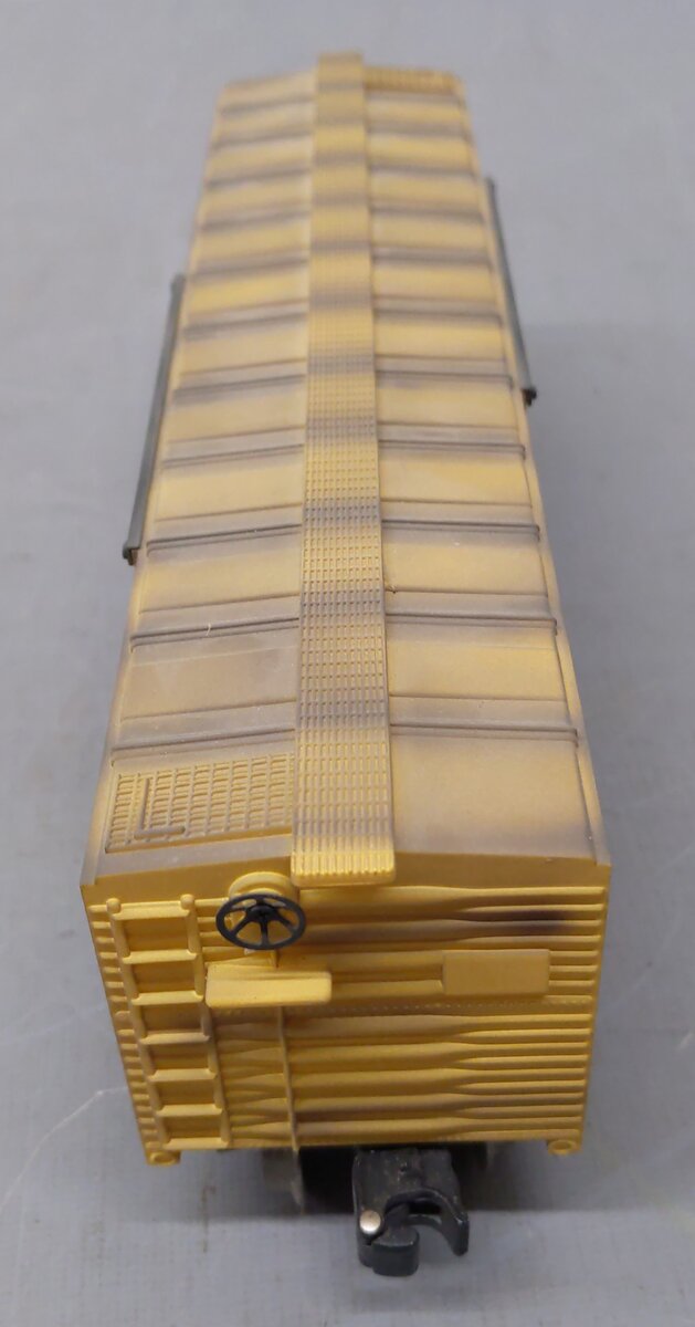 Menards 279-2621 Chicago & North Western  Weathered Boxcar #1753 LN