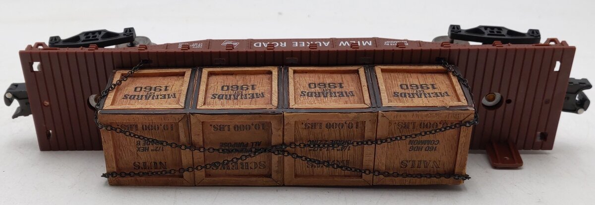 Menards 279-0704 O Milwaukee Road Flatcar w/ Wood Crates #1090 EX/Box