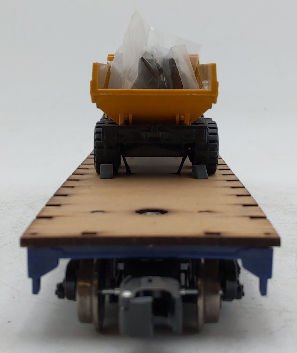 Menards 279-3074 O Gauge Alaska Long Flatcar with Dump Truck #05121 EX/Box