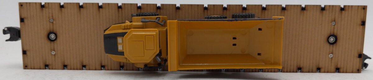 Menards 279-3074 O Gauge Alaska Long Flatcar with Dump Truck #05121 EX/Box