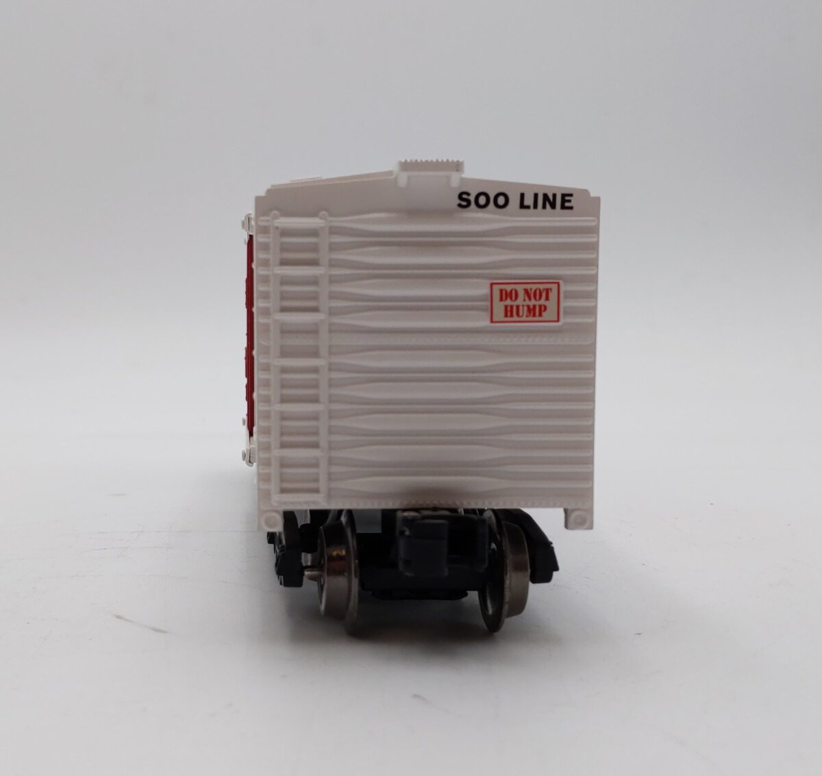 Menards 279-2654 O Scale Soo Line Box Car #11214 EX
