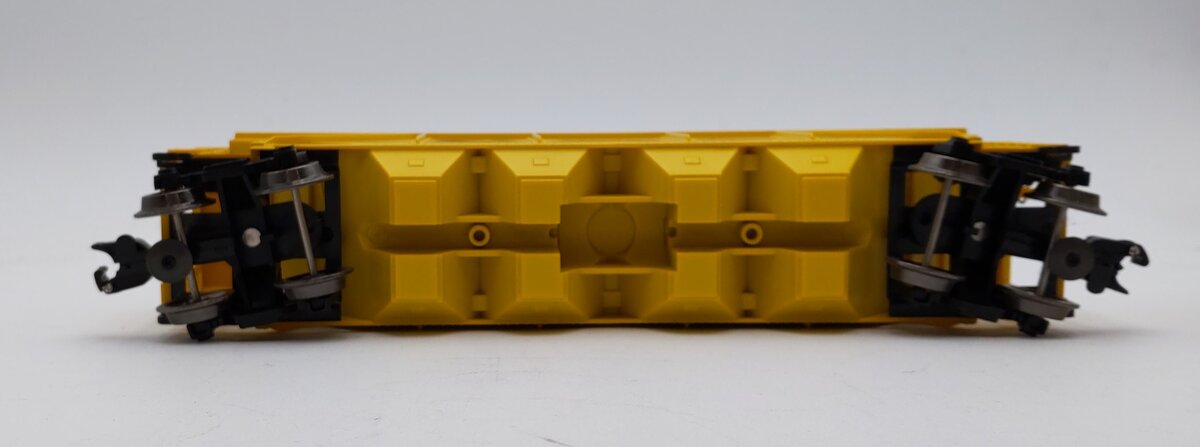 Menards 279-3855 O Gauge B&O Chessie System Hopper Car #7412 LN/Box