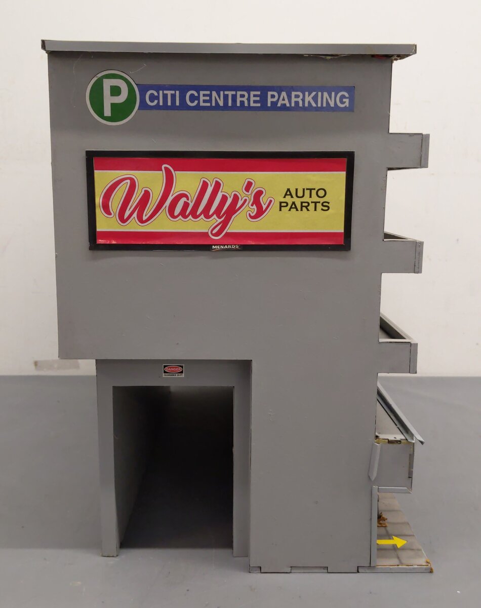 Menards 279-4392 O Scale Citi Center Parking Garage w/Shops EX