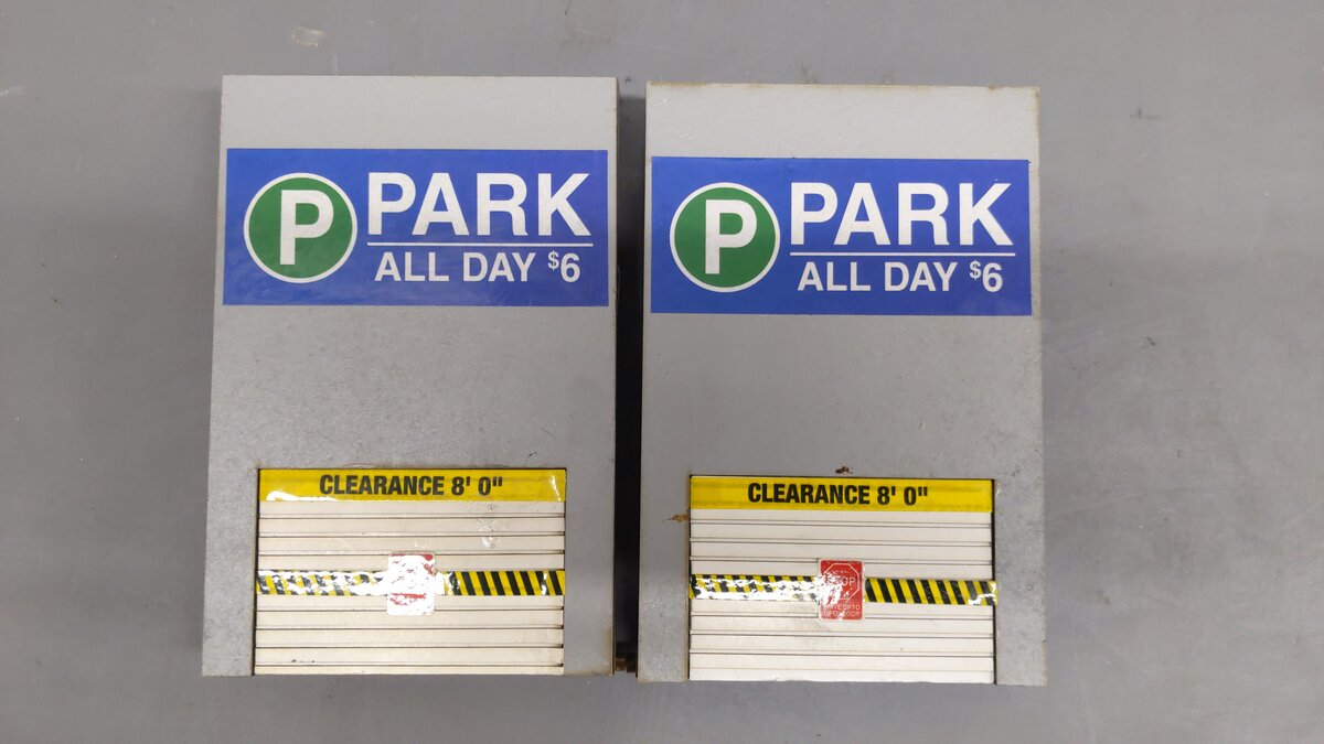 Menards 279-4392 O Scale Citi Center Parking Garage w/Shops EX