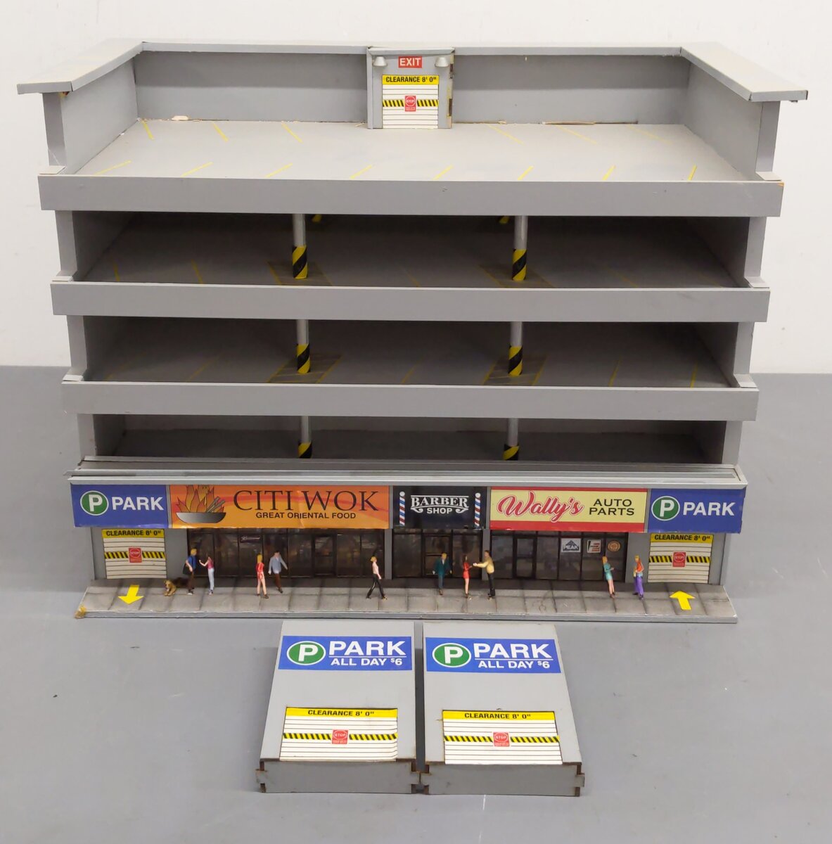 Menards 279-4392 O Scale Citi Center Parking Garage w/Shops EX