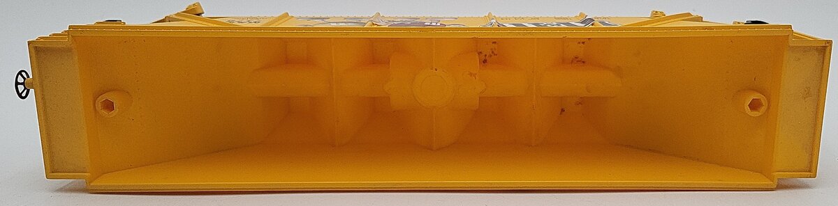 Menards 279-6748 O Gauge M&M's Hopper (Yellow) EX/Box