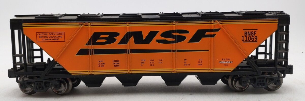 Menards 279-4570 O Gauge BNSF Covered Hopper Car #11069 EX/Box