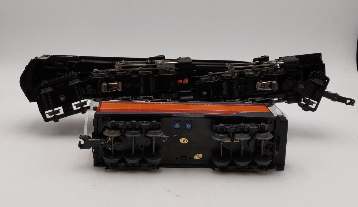 MTH 30-1823-1 Southern Pacific 2-8-8-2 Imperial Cab Forward Steam Engine #4285 EX/Box