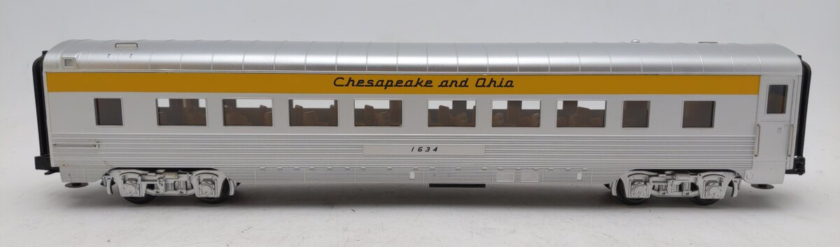 MTH 30-67865 O Chesapeake & Ohio 60' Streamlined Fluted-Side ABS Coach - 3-Rail EX/Box