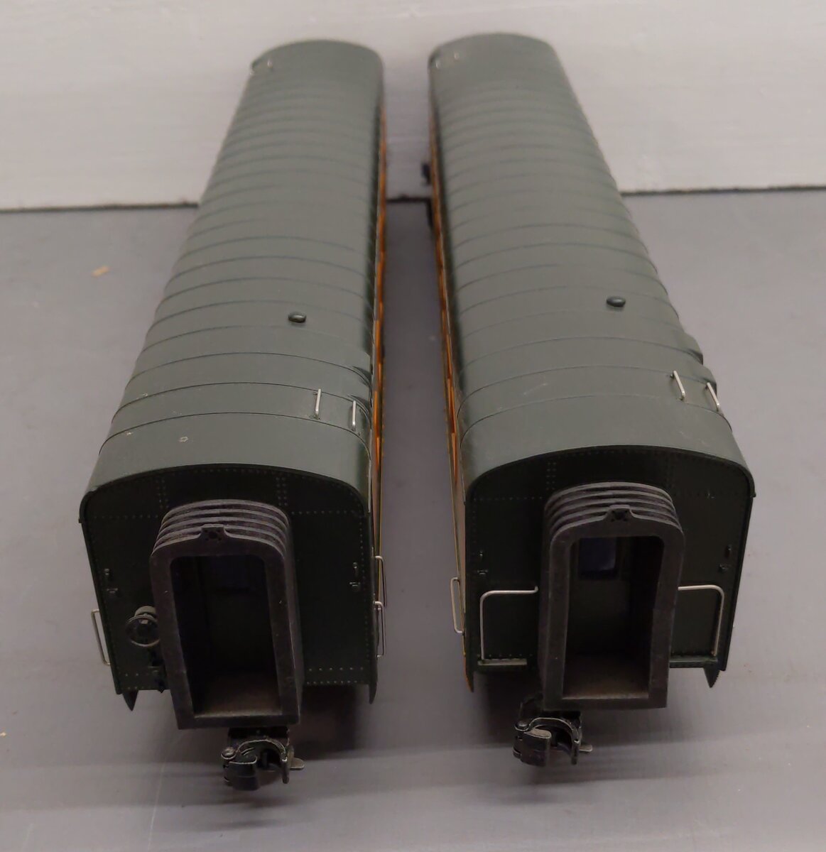 MTH 30-68185 O Gauge Empire Builder Passenger Cars (Set of 2) EX/Box