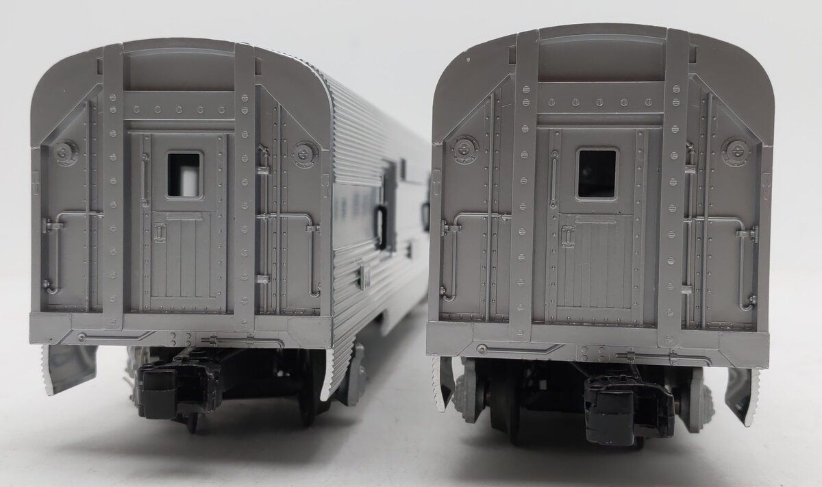 Lionel 6-15319 O Gauge Santa Fe Surfliner Passenger (Set of 2) LN/Box
