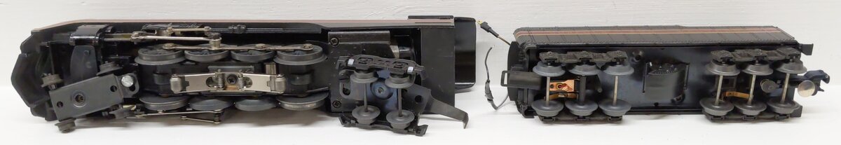Lionel 6-8100 O Gauge Norfolk & Western 4-8-4 Steam Locomotive & Tender #611 VG/Box