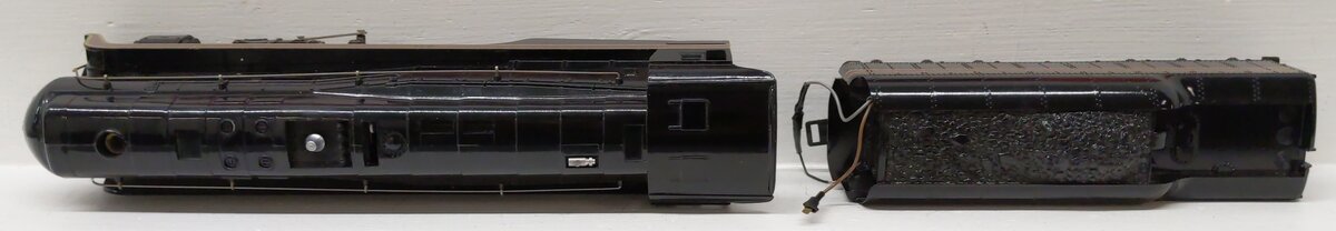 Lionel 6-8100 O Gauge Norfolk & Western 4-8-4 Steam Locomotive & Tender #611 VG/Box