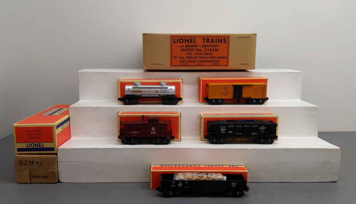 Lionel 6-38310 New York Central F-3 O Gauge Diesel Freight Train Set NIB