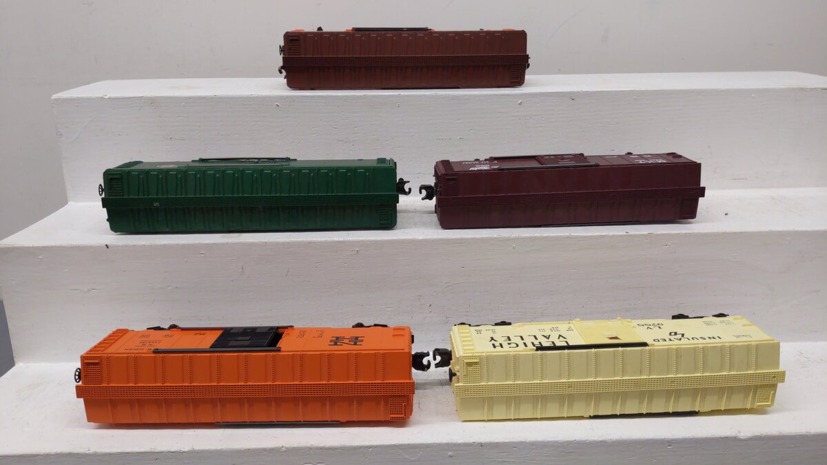 Lionel O Assorted Freight Cars 6-9882, 6-9788, 6-39204, 6-9863 & 6-19283 [5] EX