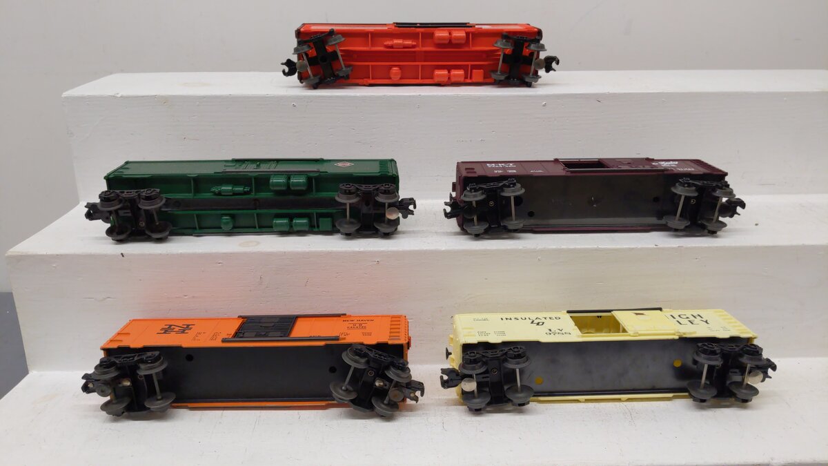 Lionel O Assorted Freight Cars 6-9882, 6-9788, 6-39204, 6-9863 & 6-19283 [5] EX