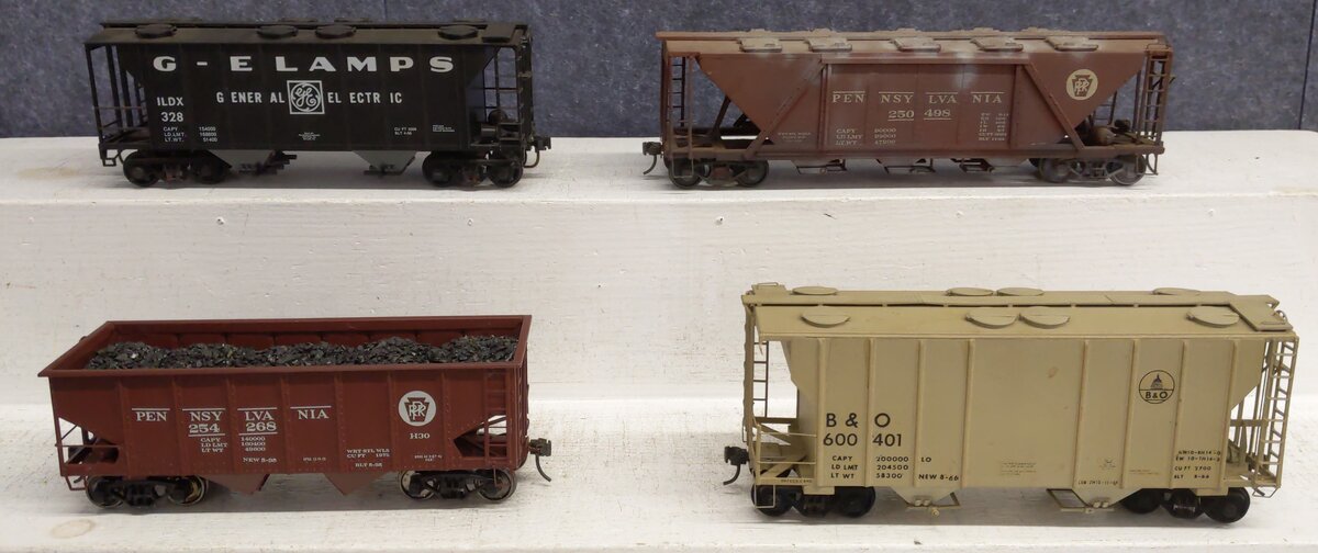 Assorted O Scale 2-Rail Gauge Custom Painted Hoppers [4]