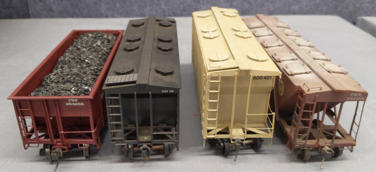 Assorted O Scale 2-Rail Gauge Custom Painted Hoppers [4]