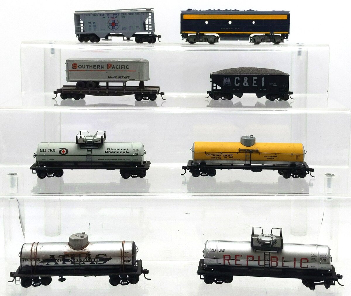 HO Scale Assorted Diesel B Unit Locomotive & Freight Cars [9] VG