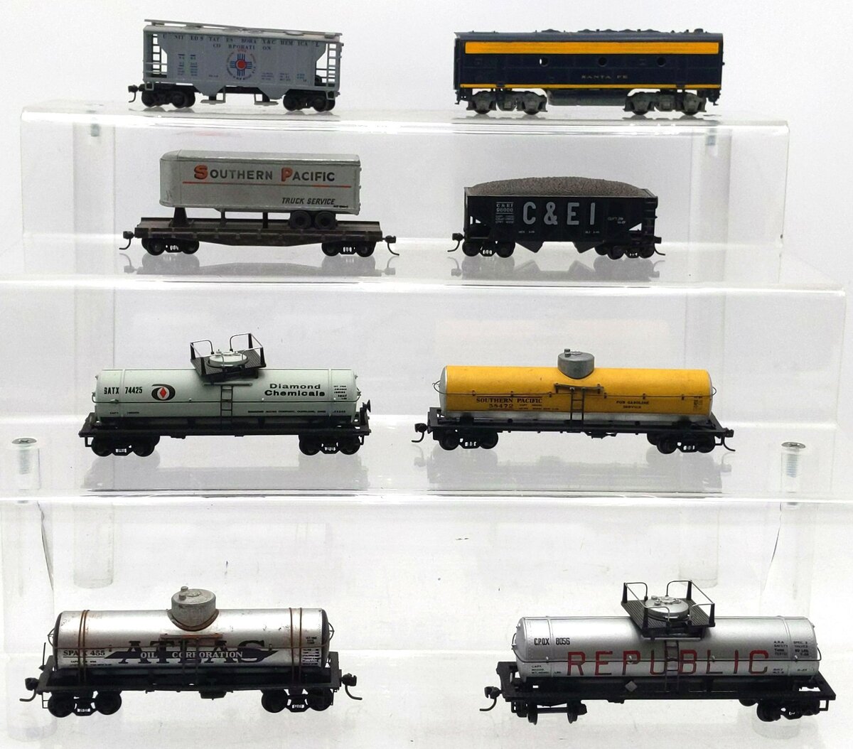 HO Scale Assorted Diesel B Unit Locomotive & Freight Cars [9] VG
