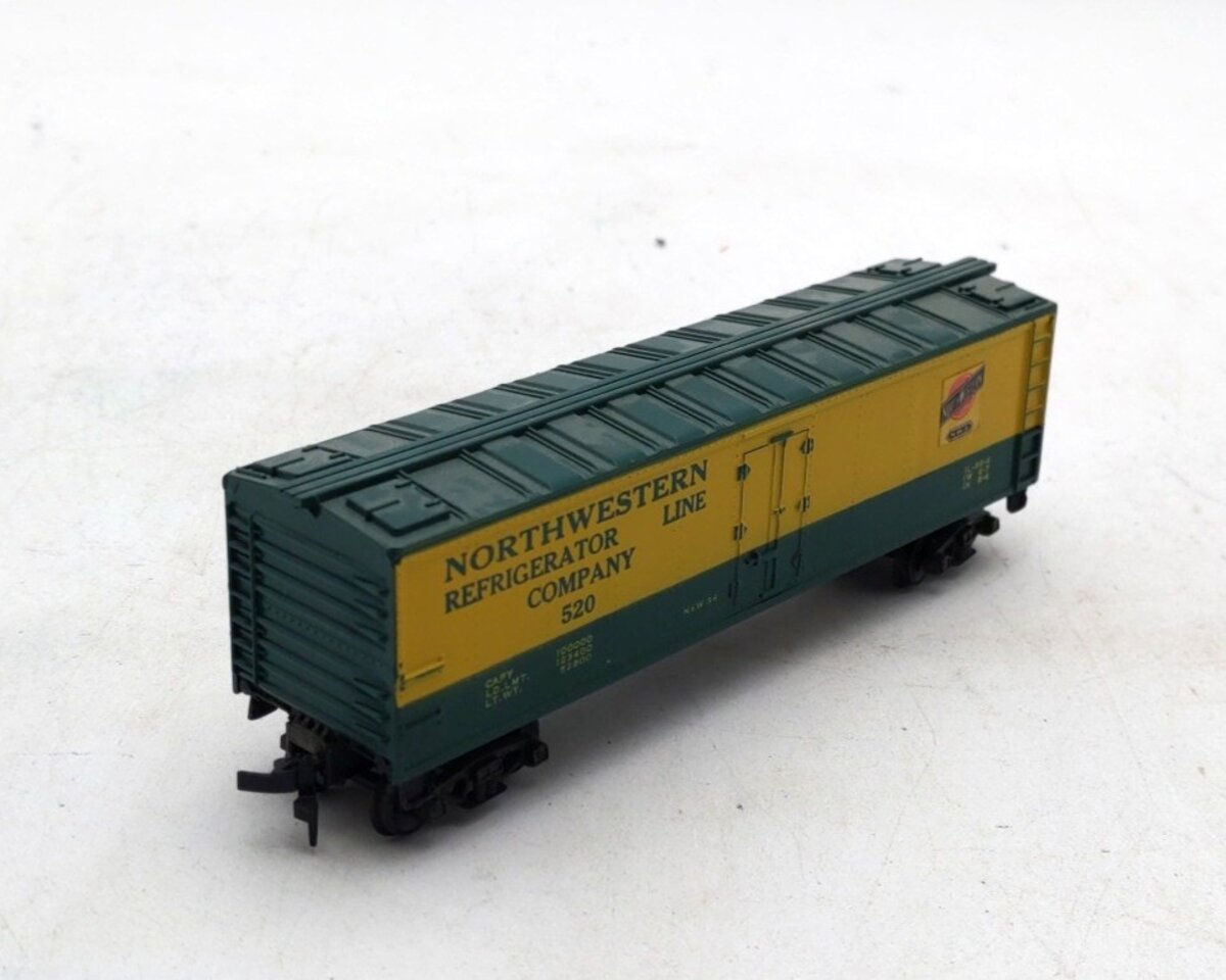 American Flyer 33520 HO Scale Chicago & North Western Reefer EX/Box