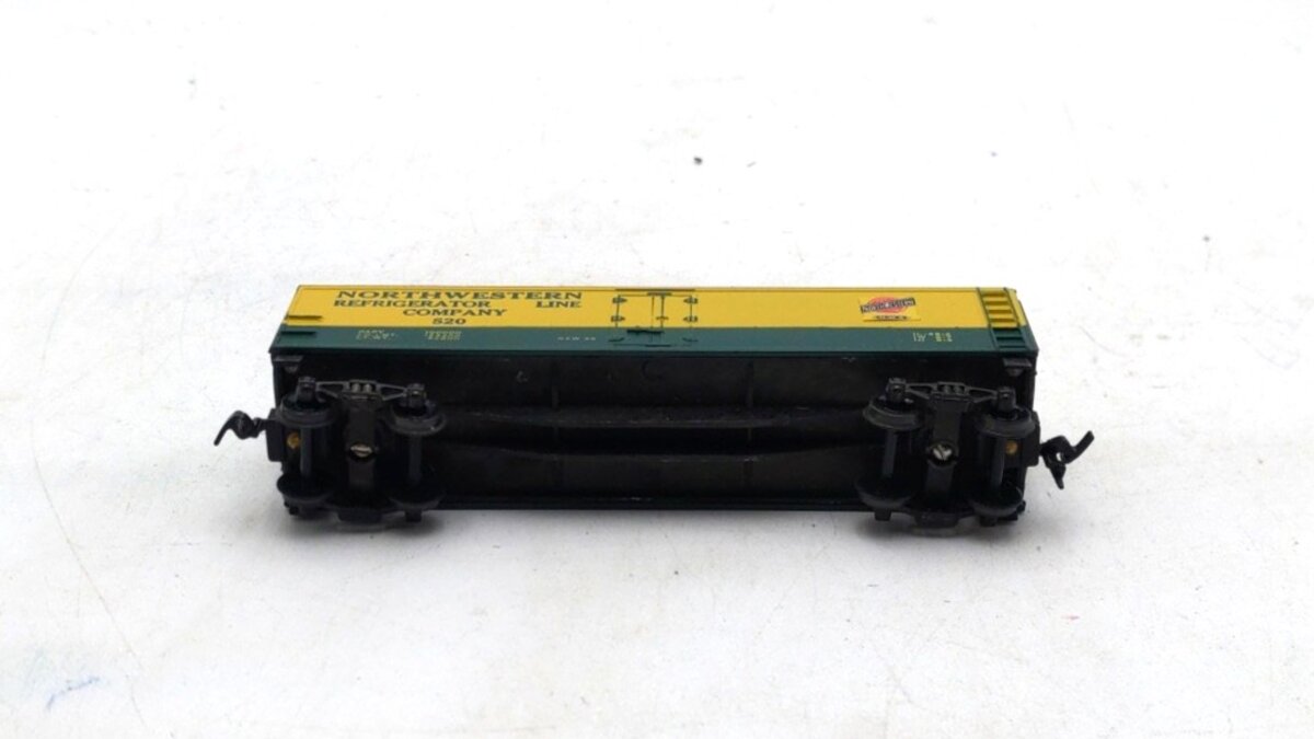 American Flyer 33520 HO Scale Chicago & North Western Reefer EX/Box