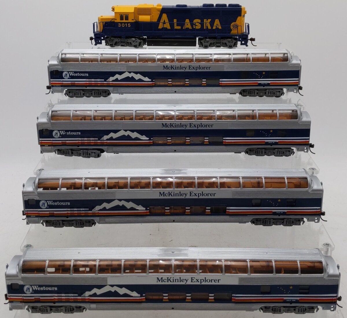 Bachmann 00624 Alaska McKinley Explorer HO Gauge Diesel Passenger Train Set EX