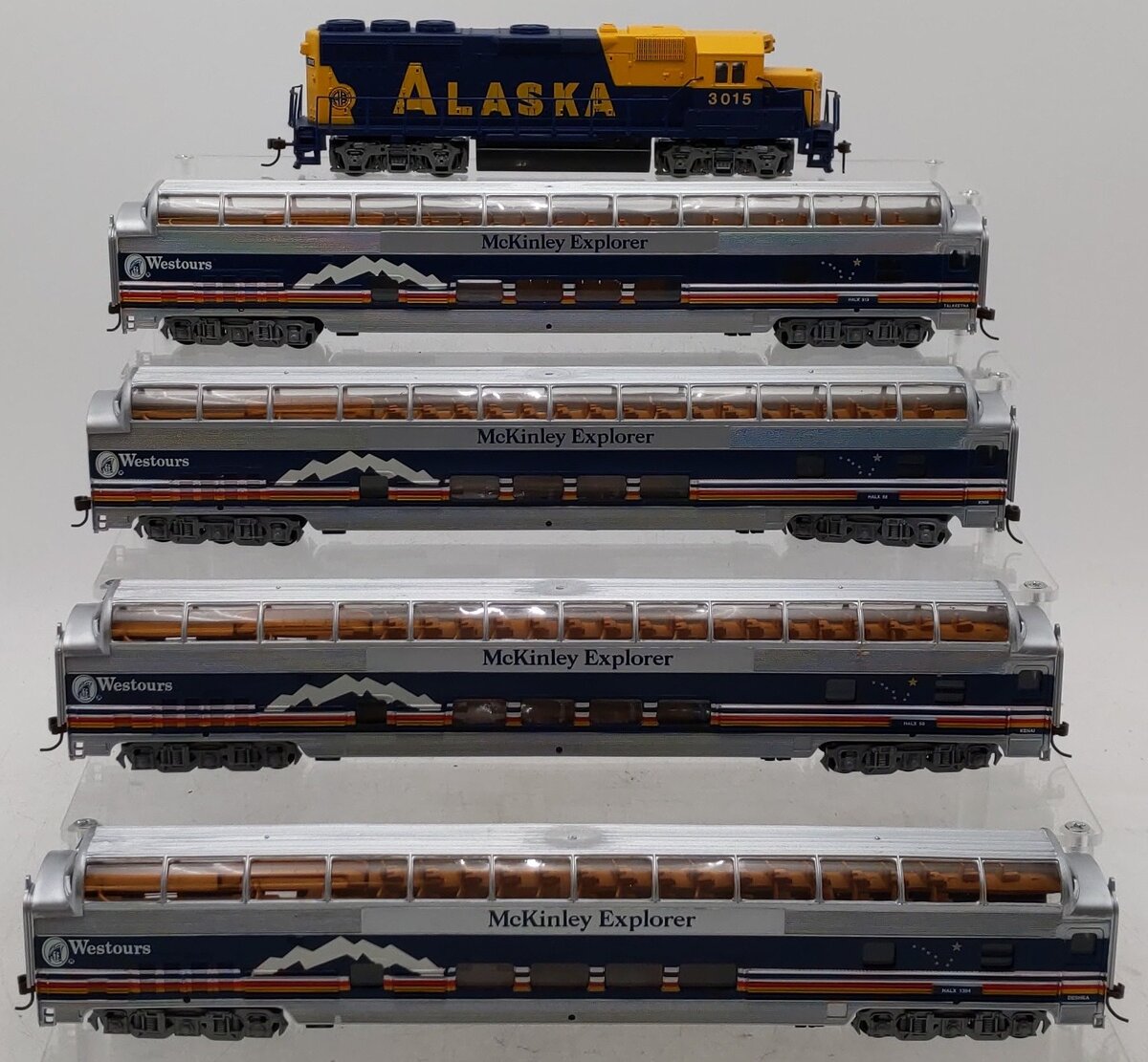 Bachmann 00624 Alaska McKinley Explorer HO Gauge Diesel Passenger Train Set EX