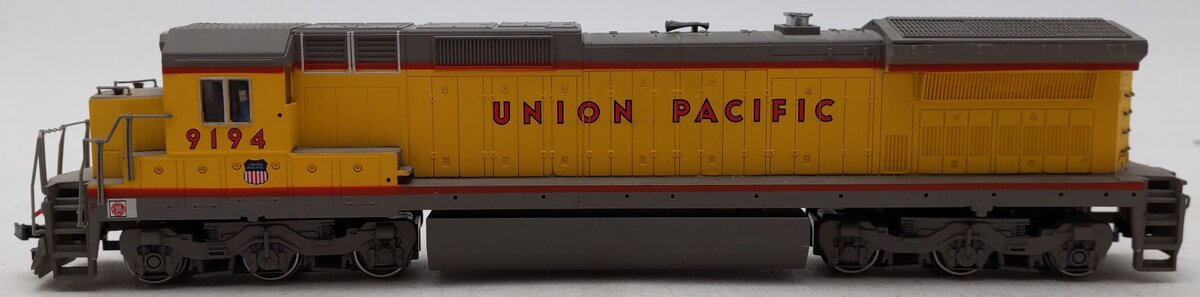 Bachmann 85011 HO Union Pacifc GE Dash 8-40C Diesel Locomotive #9194 VG/Box