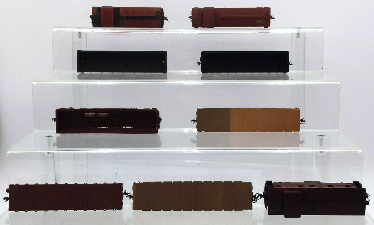 HO Scale Assorted Freight Cars & Cabooses [9] VG