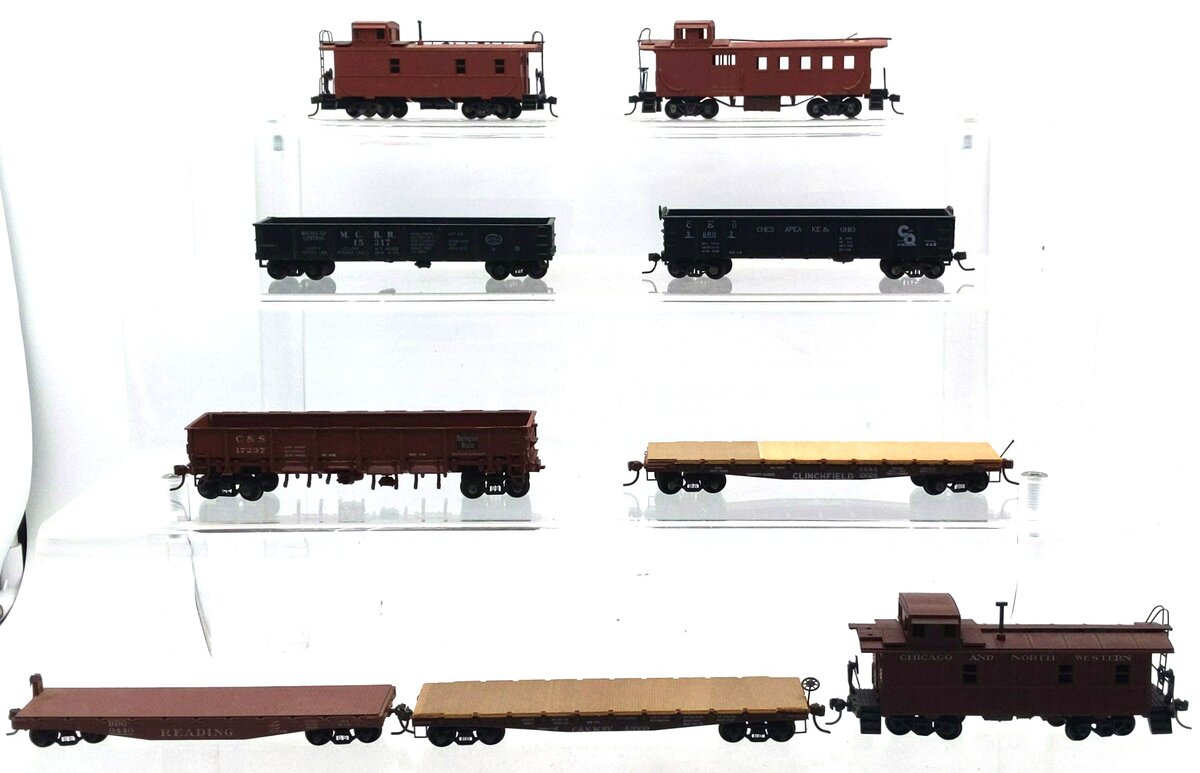 HO Scale Assorted Freight Cars & Cabooses [9] VG