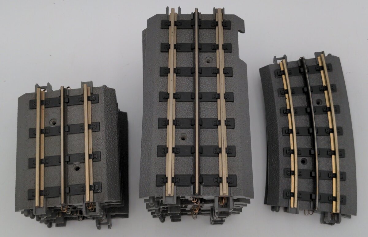 MTH O Gauge RealTrax Solid Rail Assortment: 40-1018, 40-1012, 40-1022 [14] EX