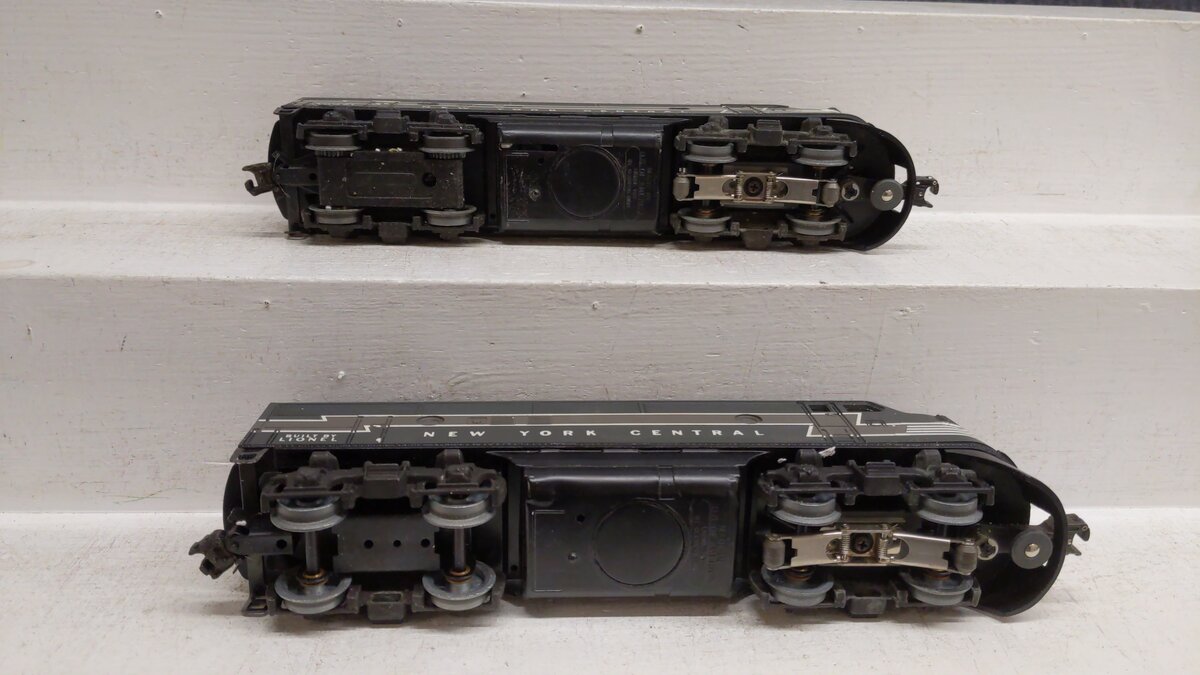 Lionel O Gauge New York Central F3 AA Diesel Locomotives VG