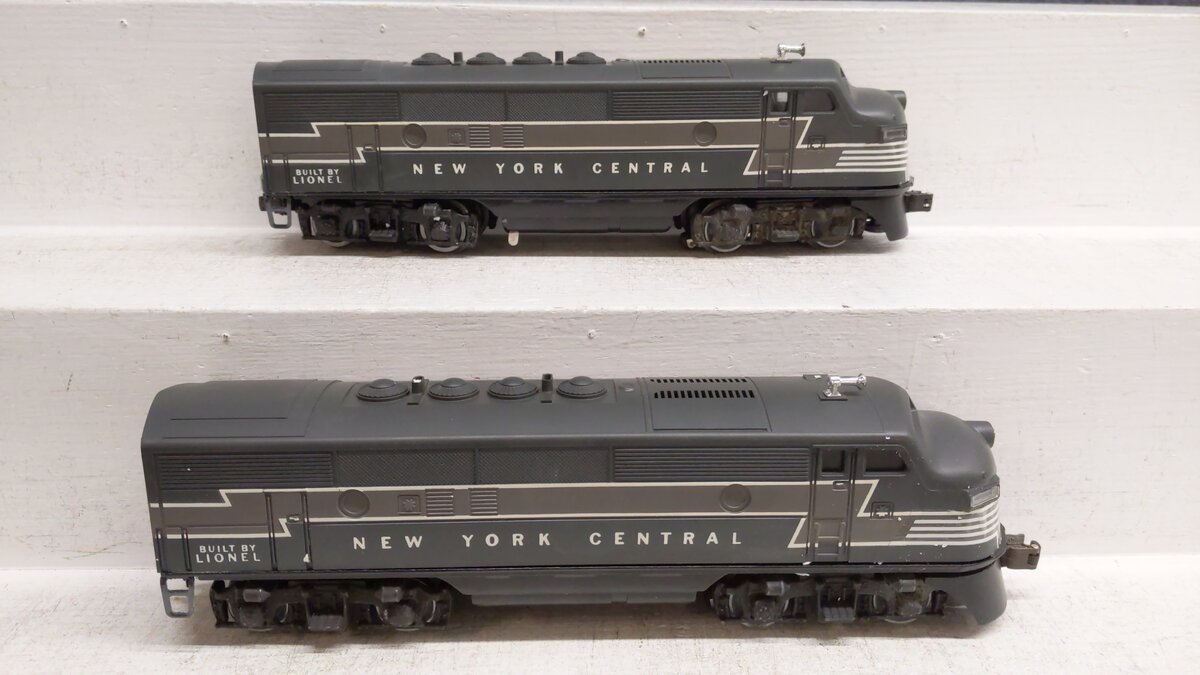 Lionel O Gauge New York Central F3 AA Diesel Locomotives VG