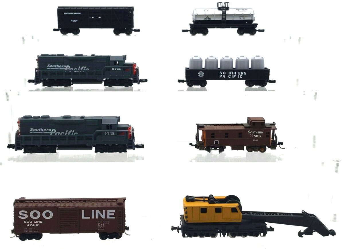 N Assorted Locomotives & Freight Cars [8] VG/Box