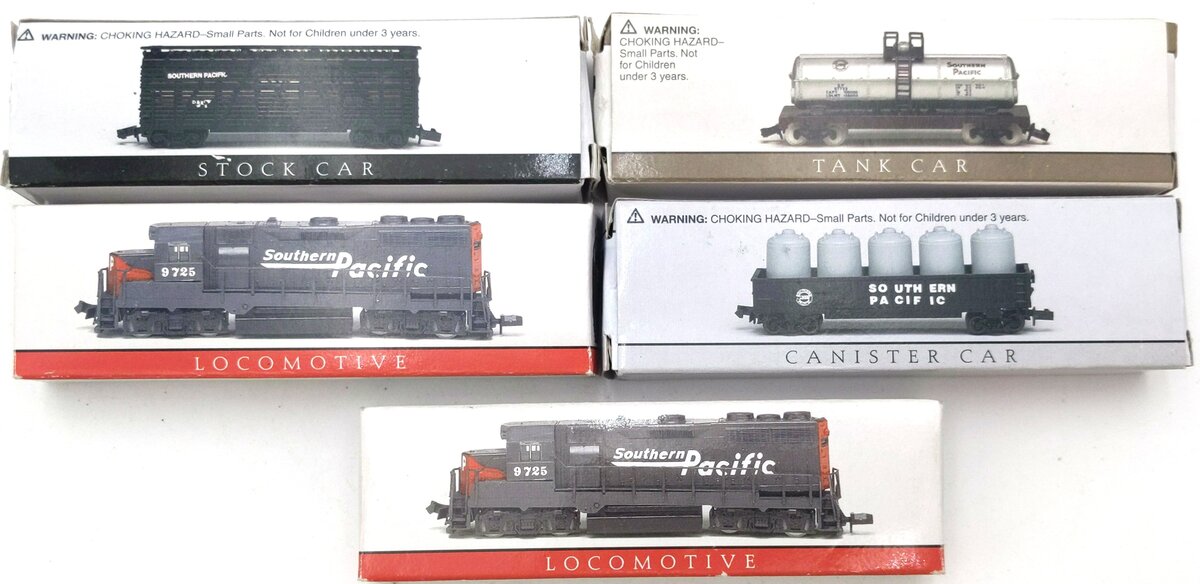 N Assorted Locomotives & Freight Cars [8] VG/Box