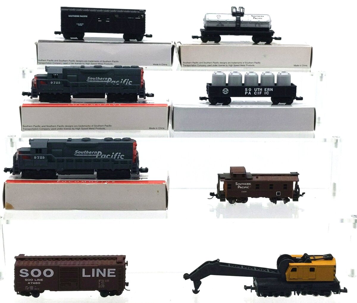 N Assorted Locomotives & Freight Cars [8] VG/Box