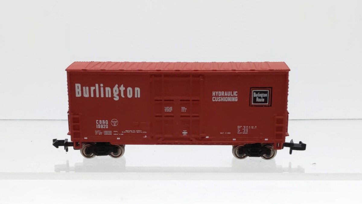 Bachmann 71266 N Scale Chicago Burlington & Quincy Hi-Cube Boxcar #19820
