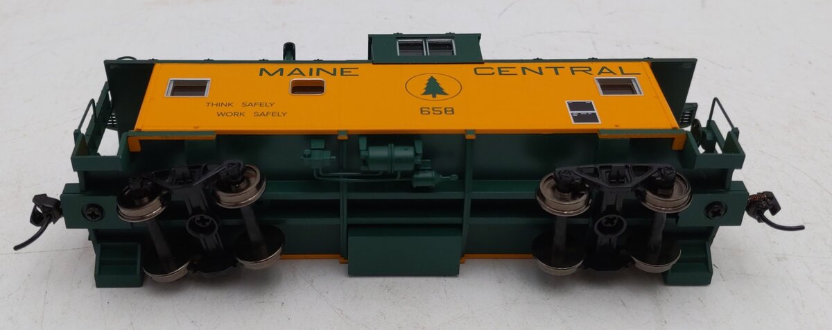 Walthers 910-8755 HO Maine Central International Wide-Vision Caboose Car #658 LN/Box