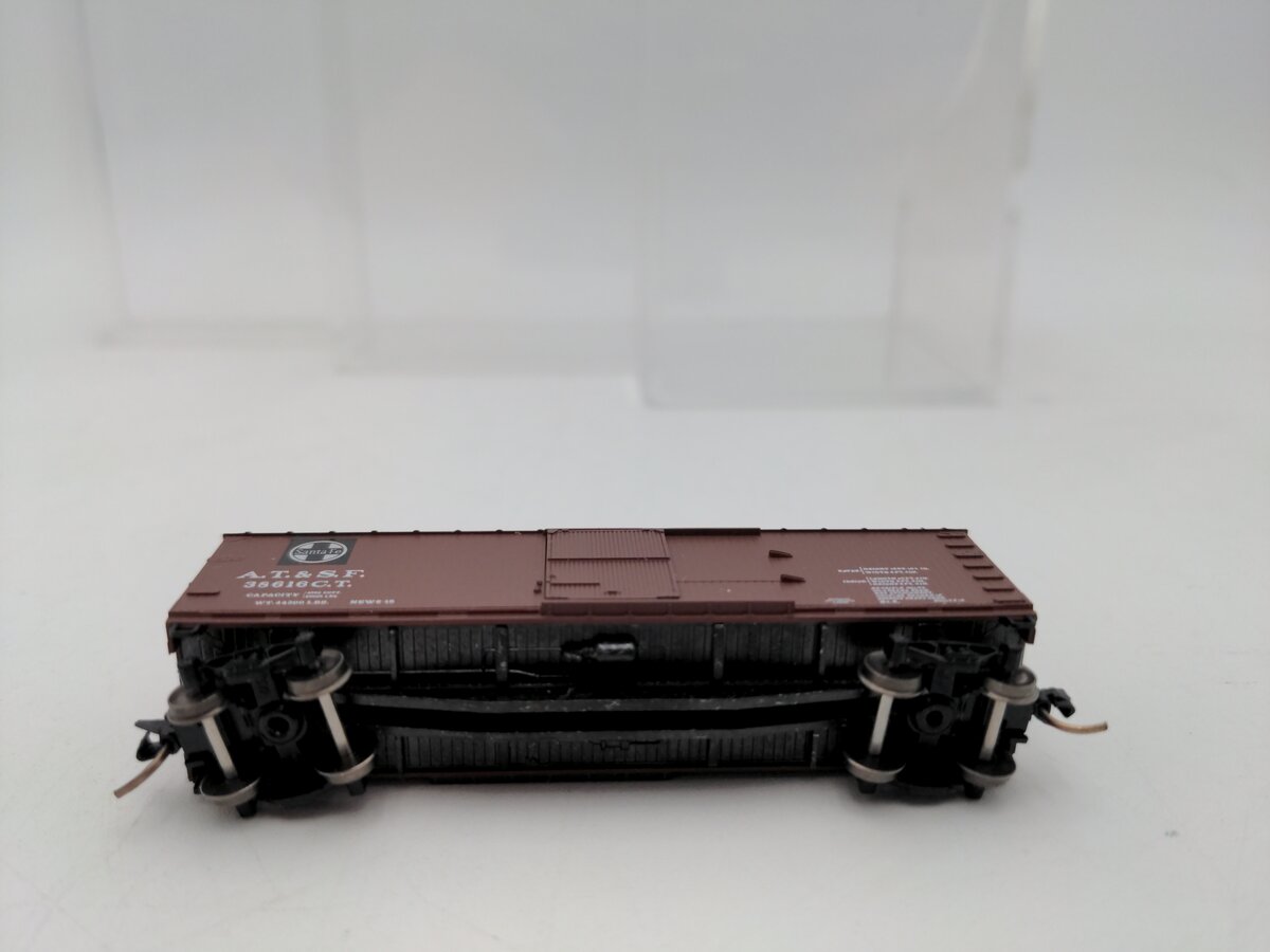 Micro-Trains 03900060 N AT&SF 40' Double-Sheathed Wood Boxcar Single Door #38616 LN/Box