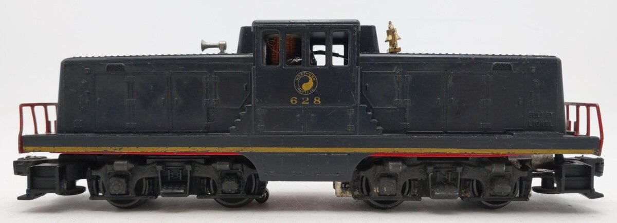 Lionel 628 VIntage O Northern Pacific 44 Ton Diesel Locomotive VG