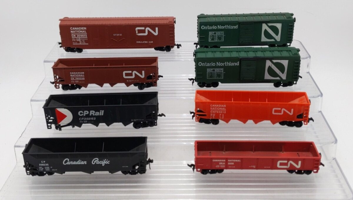 Stewart Hobbies & Other HO Scale Assorted Freight Cars [8] VG