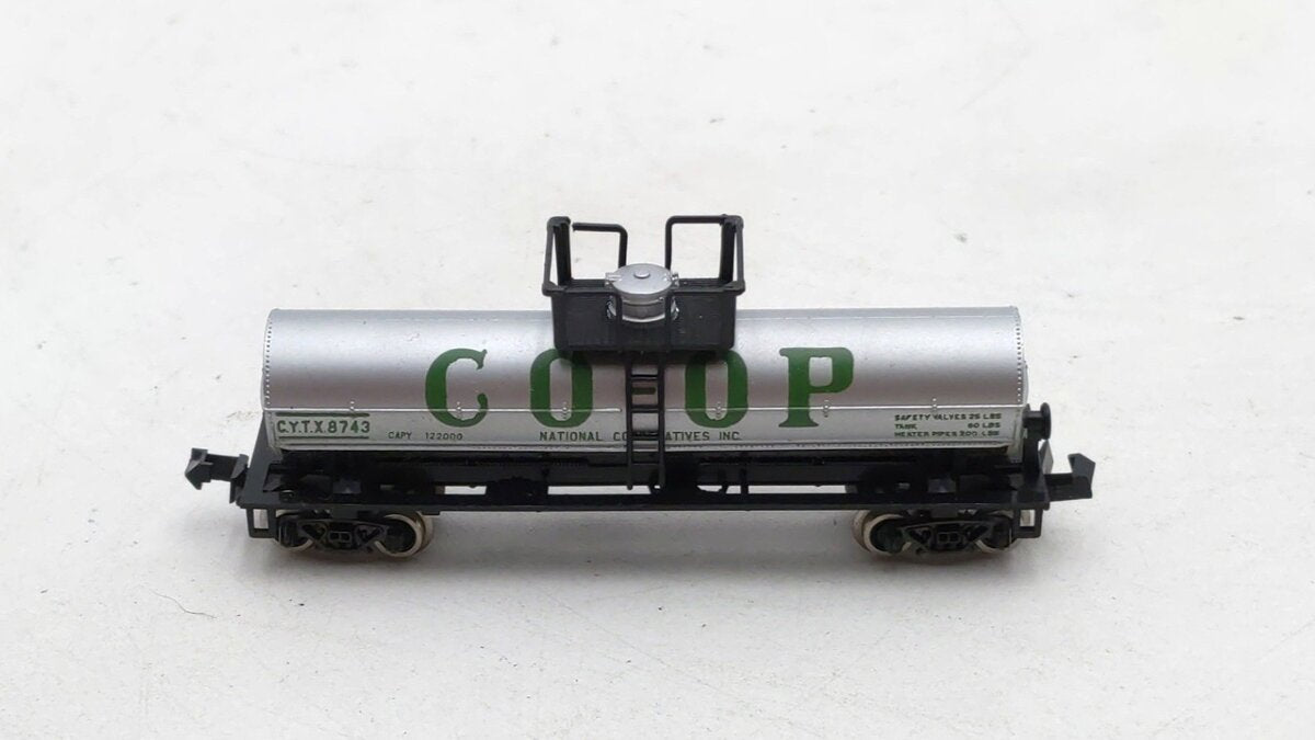Atlas 2268 N Scale National Cooperatives 39' Single Dome Tank Car #8743 LN
